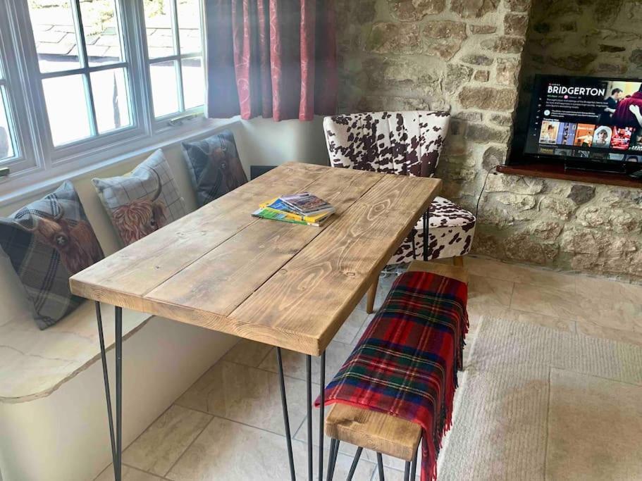 Gorgeous Cozy With A Heritage Feel, Walks, Pubs & Wood Burner * Tideswell