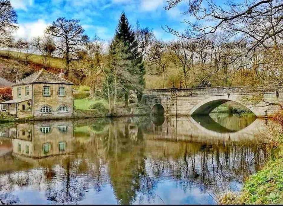 Gorgeous Cozy With A Heritage Feel, Walks, Pubs & Wood Burner Vakantiehuis *