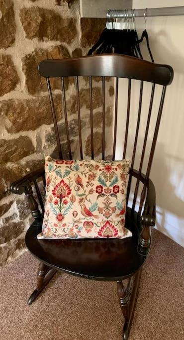 Gorgeous Cozy With A Heritage Feel, Walks, Pubs & Wood Burner *