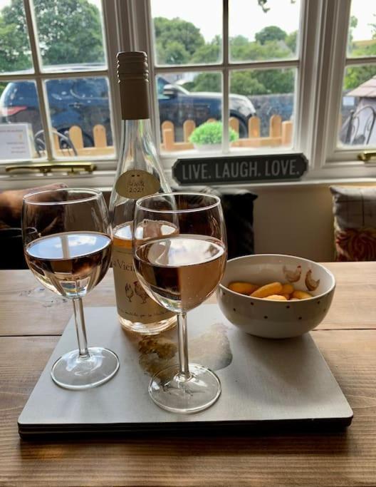 Gorgeous Cozy With A Heritage Feel, Walks, Pubs & Wood Burner Vakantiehuis Tideswell