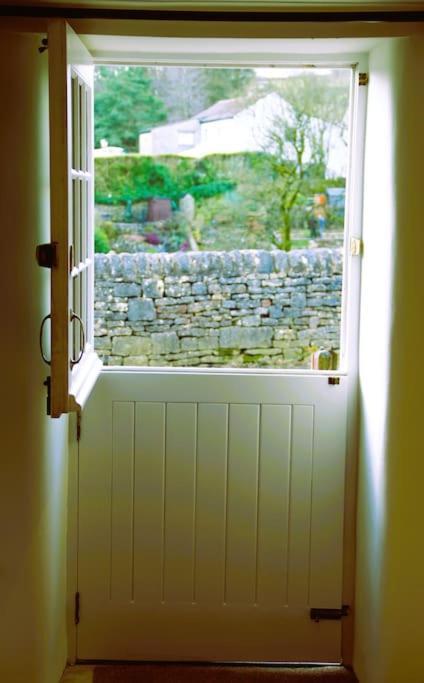 Gorgeous Cozy With A Heritage Feel, Walks, Pubs & Wood Burner Vakantiehuis *
