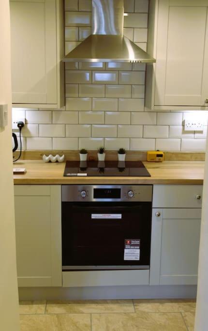 Gorgeous Cozy With A Heritage Feel, Walks, Pubs & Wood Burner *