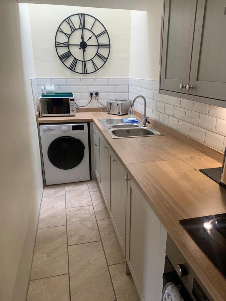 Gorgeous Cozy With A Heritage Feel, Walks, Pubs & Wood Burner *